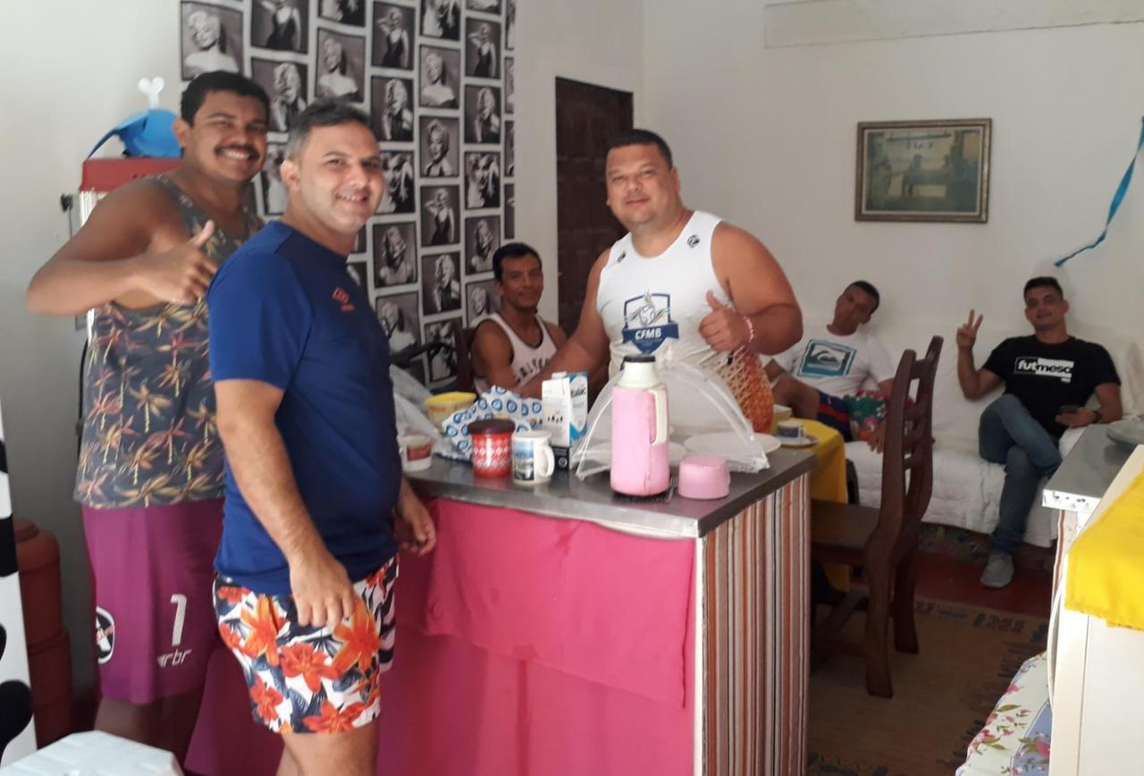 Perto Do Aeroporto De Salvador - Dona Pitanga Hostel Lauro de Freitas Exteriér fotografie