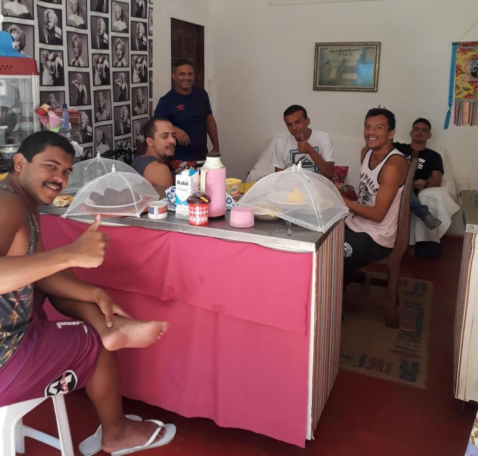 Perto Do Aeroporto De Salvador - Dona Pitanga Hostel Lauro de Freitas Exteriér fotografie